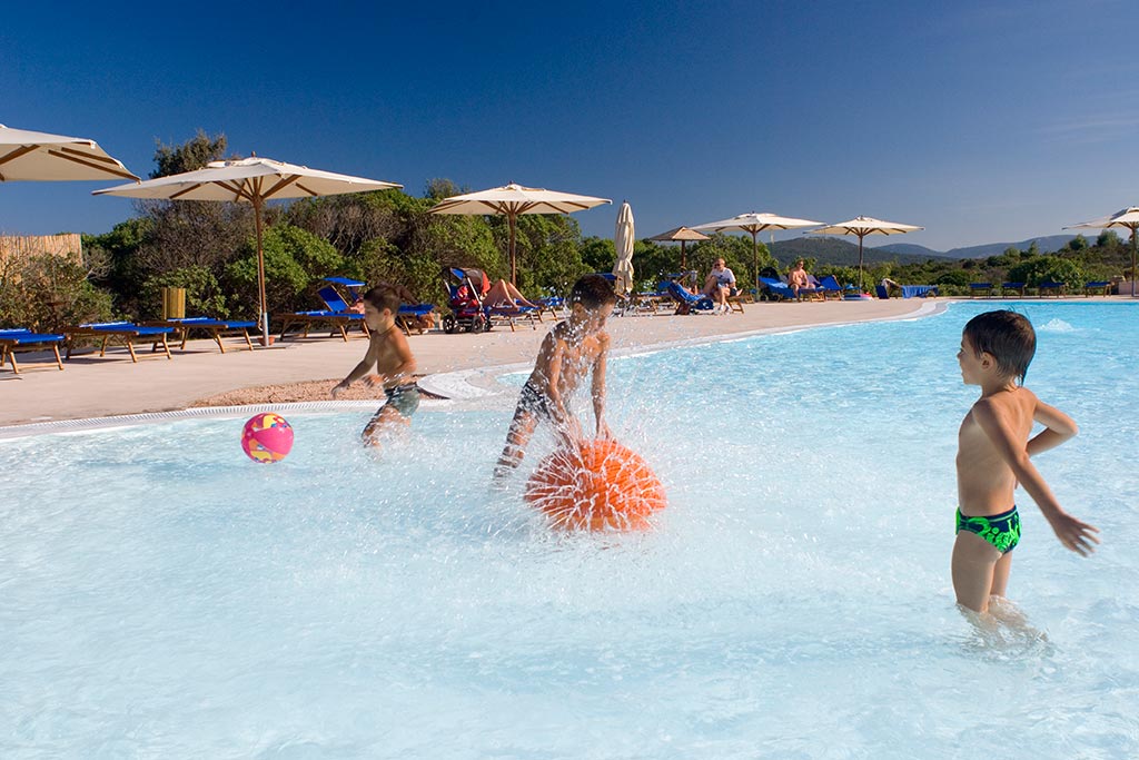 Valle dell'Erica resort per bambini in Gallura, piscina bimbi