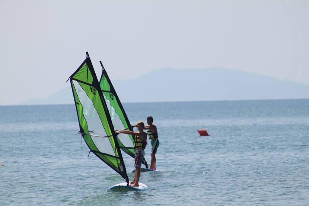 Camping Village Santa Pomata per bambini in Maremma, windsurf