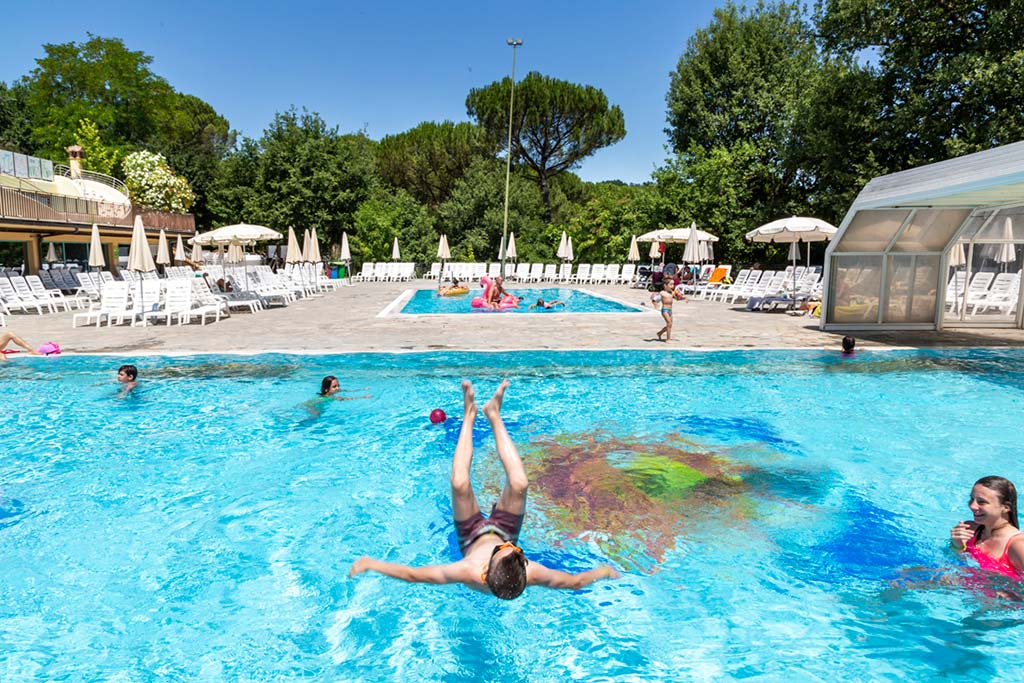 Norcenni Girasole Village, villaggio per bambini in Toscana, piscina