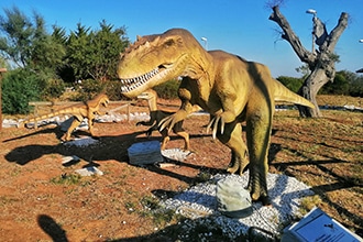 Parco dinosauri in Puglia, le ricostruzioni a grandezza naturale