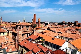 Panoramica della città di Pavia e le torri