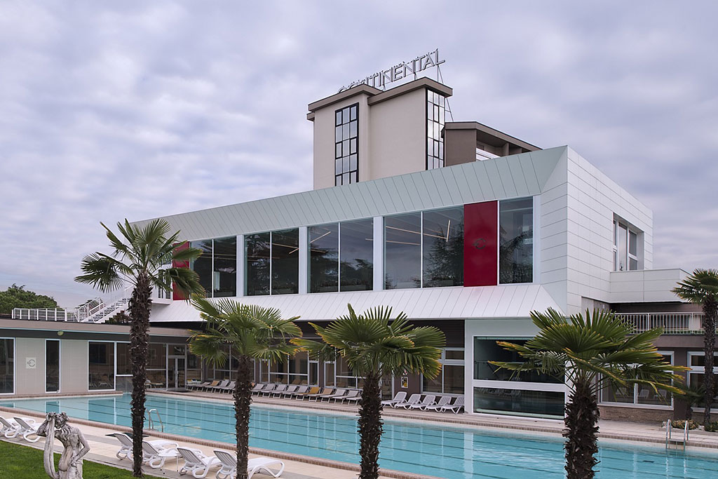 Hotel Continental Terme, per famiglie a Montegrotto Terme, esterno e piscina