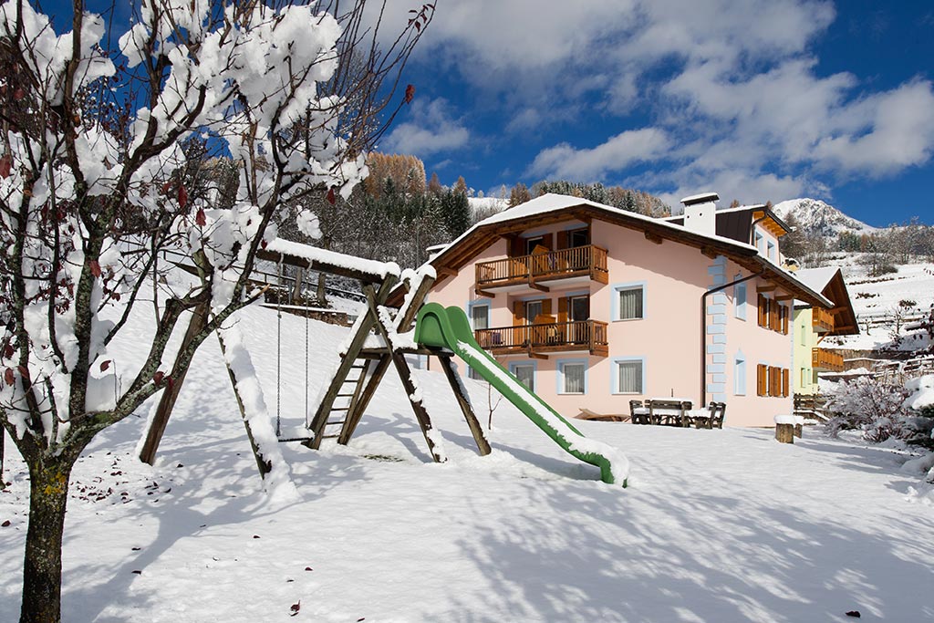 Agriturismo Villa Boschetto per bambini in Val di Fiemme, inverno