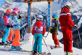 Val Gardena in inverno con i bambini, corso di sci
