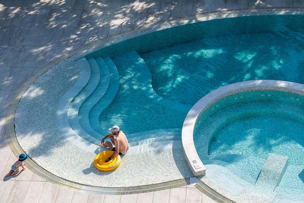 Blu Suite Resort per bambini a Igea Marina, la piscina