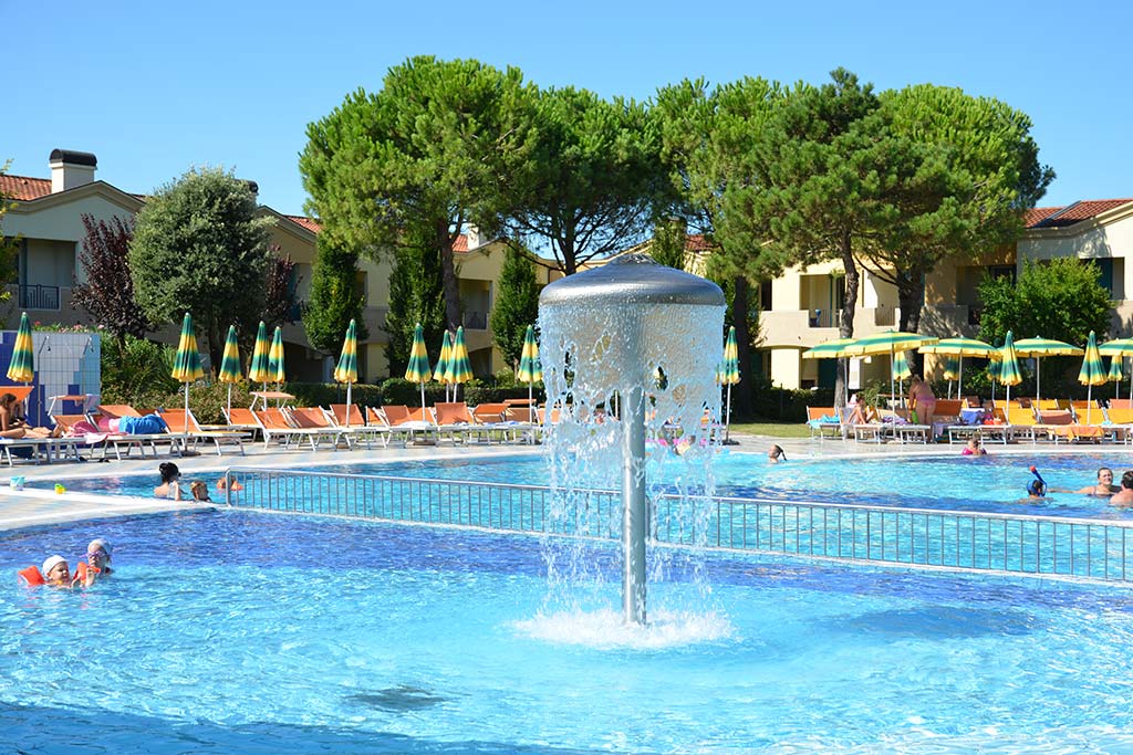 Aparthotel Villaggio Marco Polo Bibione per bambini, piscina