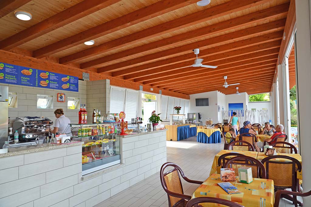 Aparthotel Villaggio Marco Polo Bibione per bambini, bar-ristorante