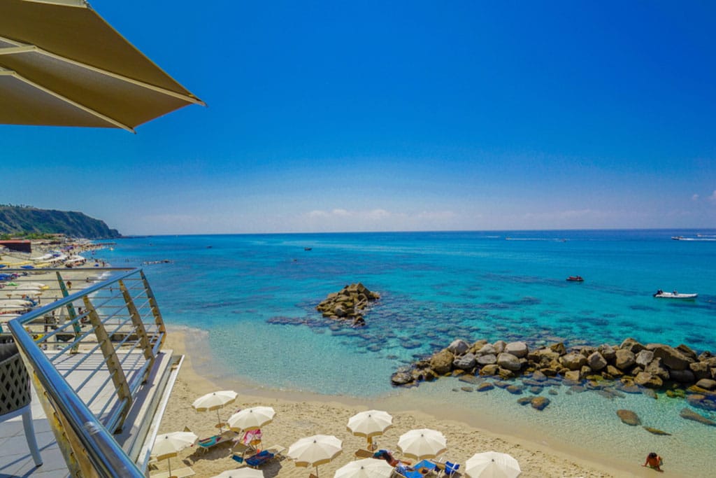 Resort per famiglie a Capo Vaticano, Baia del Godano Resort & Spa, vista sulla spiaggia