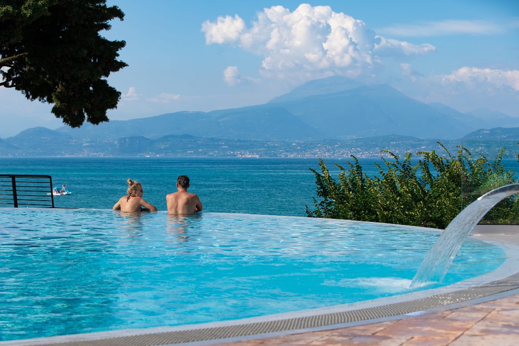 Camping Bergamini a Peschiera del Garda per bambini, bungalow, piscina panoramica
