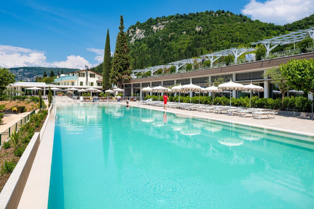 Camping Village La Rocca sul Lago di Garda per bambini, piscina per nuoto libero