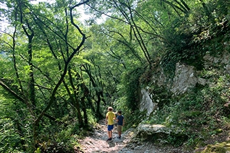 Trekking sul Lago di Garda con i bambini, alla Rocca di Garda