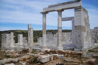 Naxos con bambini, Tempio di Demetra