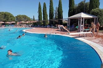 Summer Camp in Toscana Primavera Viaggi, piscina