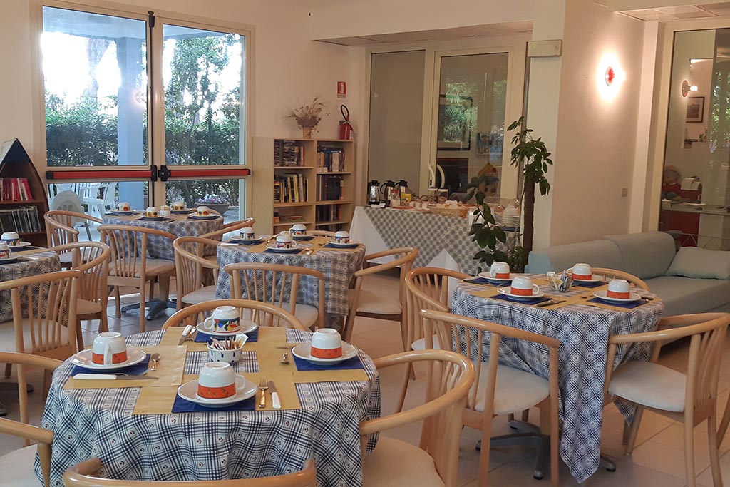 Mareblu residence per bambini a Principina a Mare nella Maremma Toscana, zona bar per colazione
