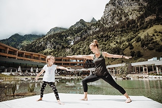 yoga per bambini e famiglie in vacanza, Feuerstein