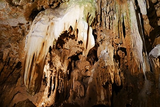 Stalattiti e stalagmiti a Pastena