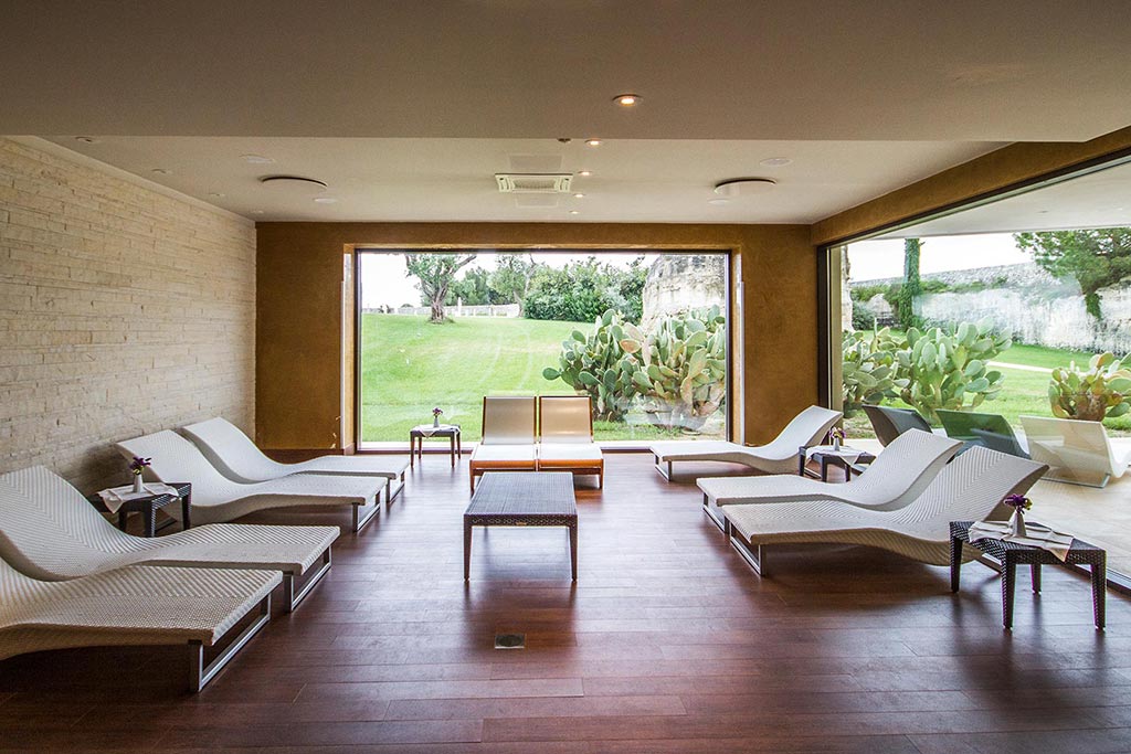 Acaya Golf Resort & SPA per bambini vicino Lecce, lettini relax
