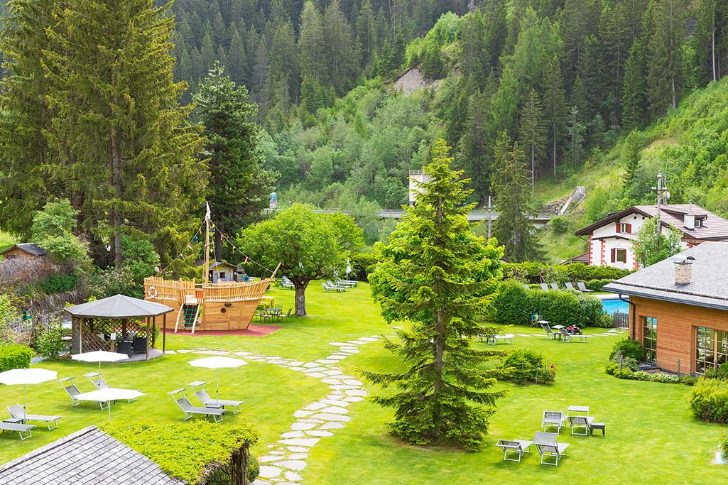 Family Hotel Posta per bambini in Val Gardena, giardino