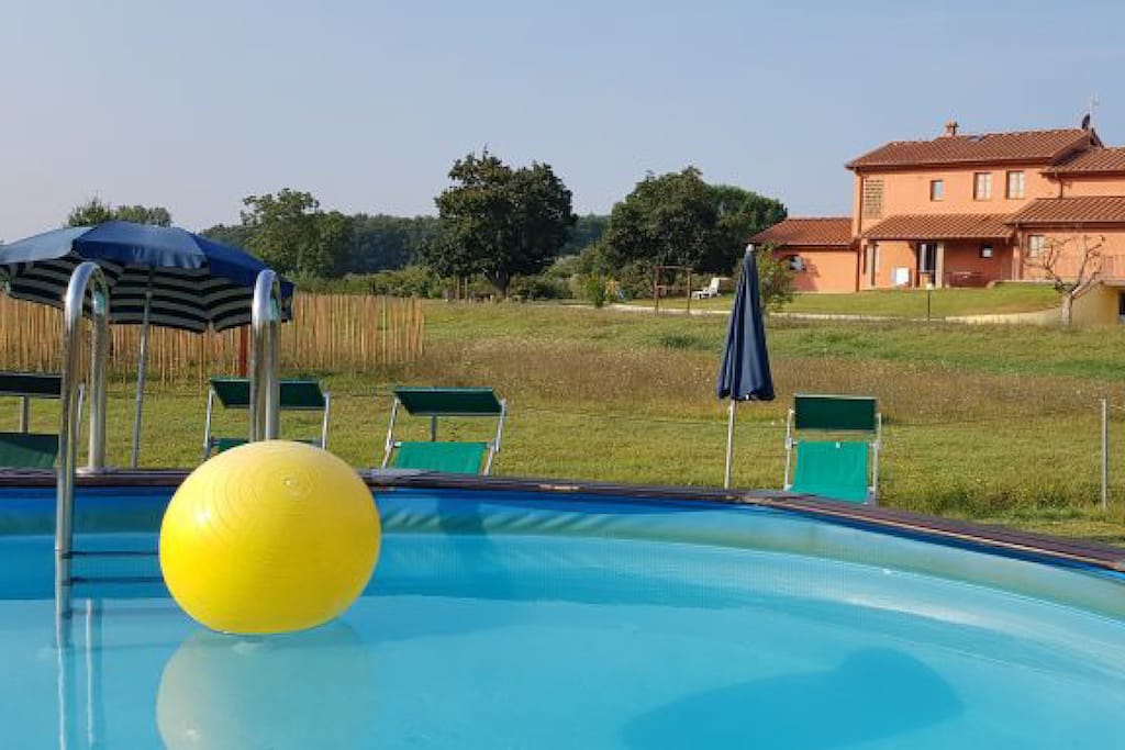 Incanto Toscano, casa vacanze vicino Pistoia, esterni piscina