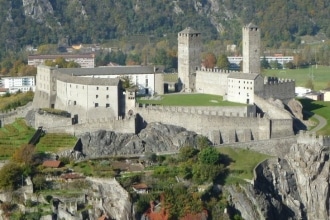 Castelli di Bellinzona in autunno