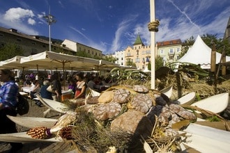 Alto Adige: il mercato del pane e dello strudel