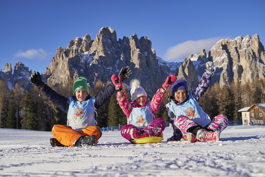 Family Hotel a Vigo di Fassa, Family Hotel Andes in Trentino, inverno, bambini sulla neve, paesaggio montagna