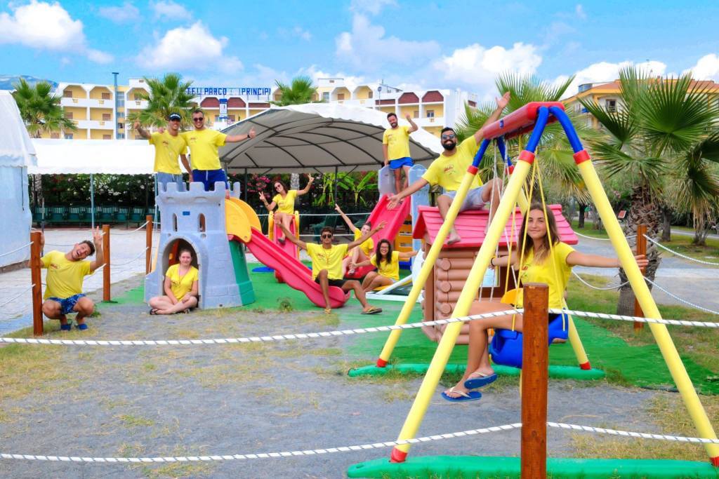 Hotel Parco dei principi per bambini a Scalea, parco giochi
