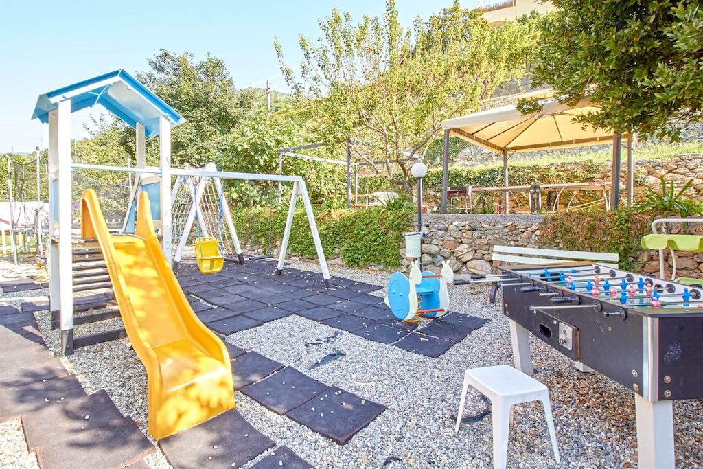 Residence Holidays per bambini a Pietra Ligure, parco giochi