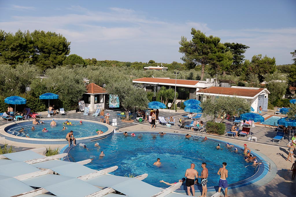 Sea Garden Club, villaggio per bambini a Vieste, le piscine