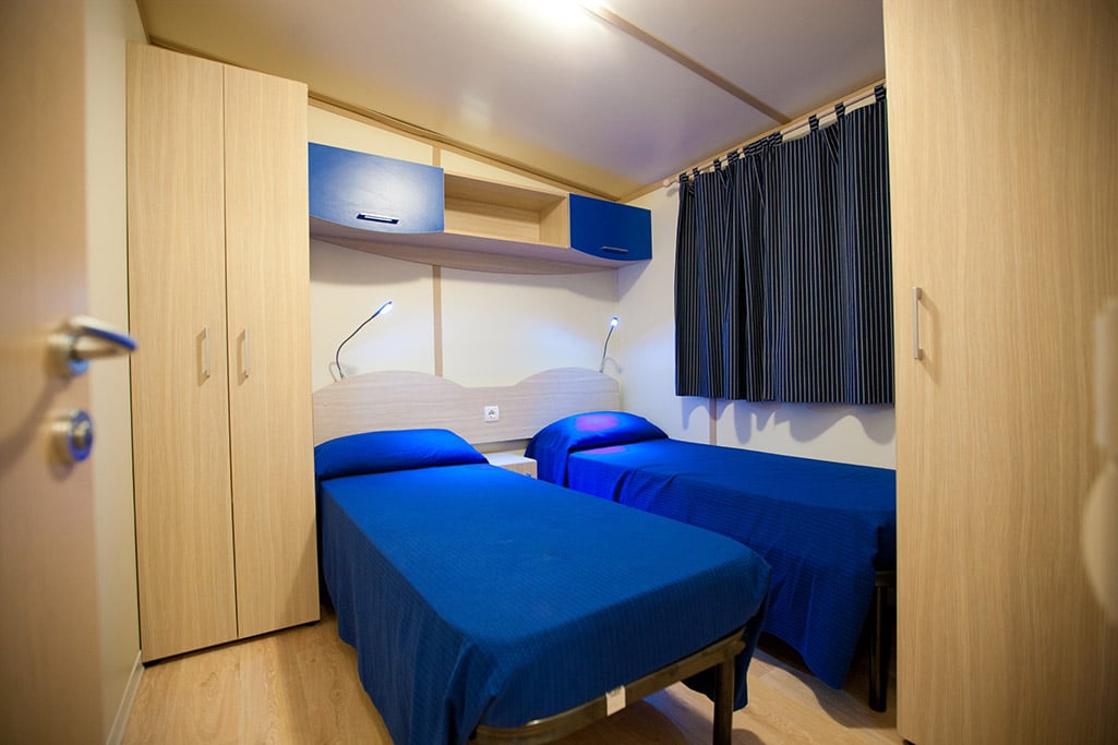 Camping Blu Fantasy, campeggio per bambini a Senigallia, casa mobile, camera