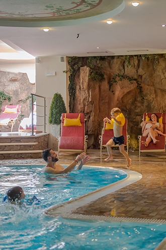 Dolce Casa Resort di Moena, piscina interna