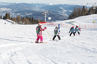 Monte Bondone inverno, corso sci bambini