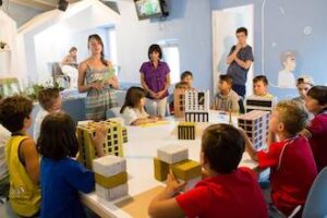 Laboratori al Sou, la Scuola di architettura per bambini al Farm Cultural Park di Favara, Agrigento