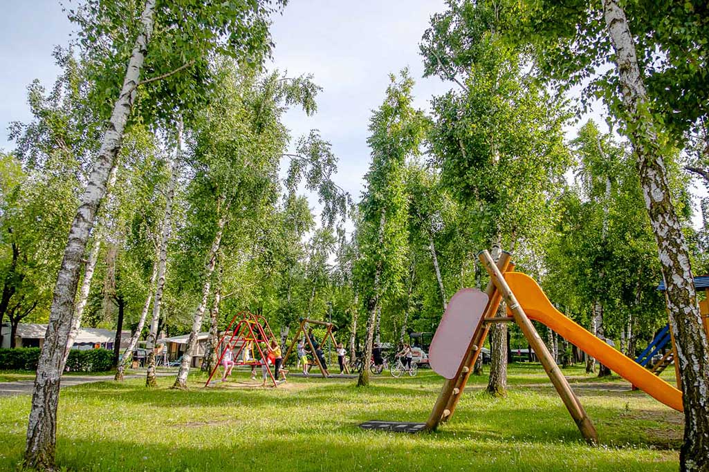 Camping Sassabanek, per bambini sul Lago d'Iseo, playground bambini