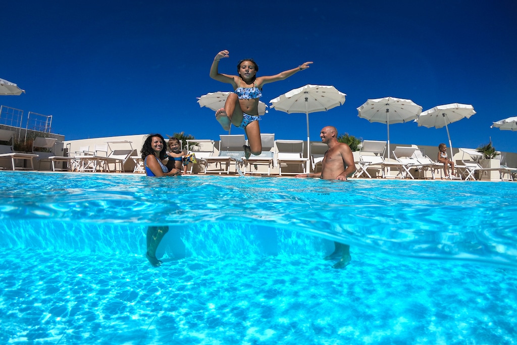 Family hotel Nautilus a Pesaro sul mare, piscina