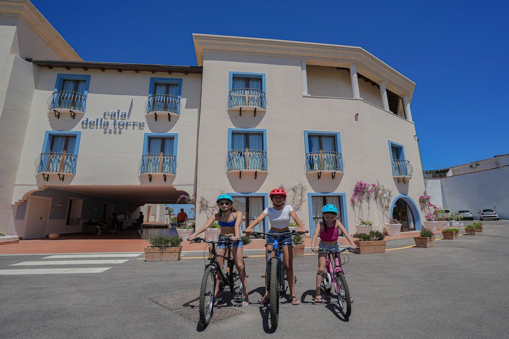 Club Cala della Torre, family hotel in Sardegna orientale, noleggio bici