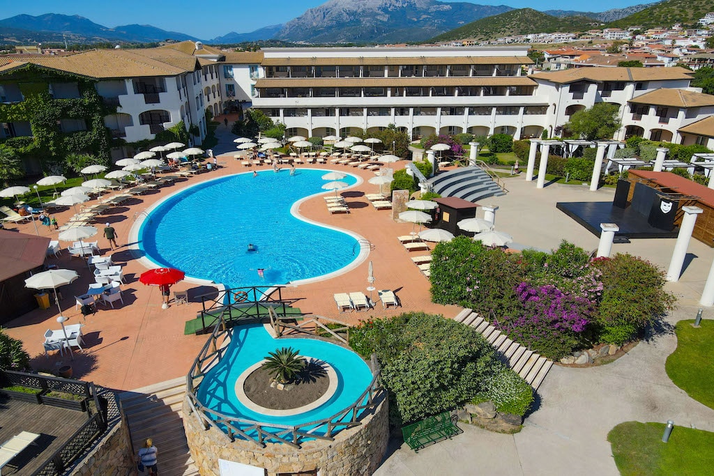 Club Cala della Torre, family hotel in Sardegna orientale, piscine