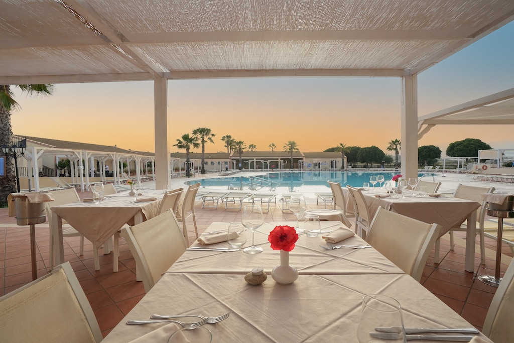 Sikania Resort & Spa per bambini in Sicilia, ristorante con vista