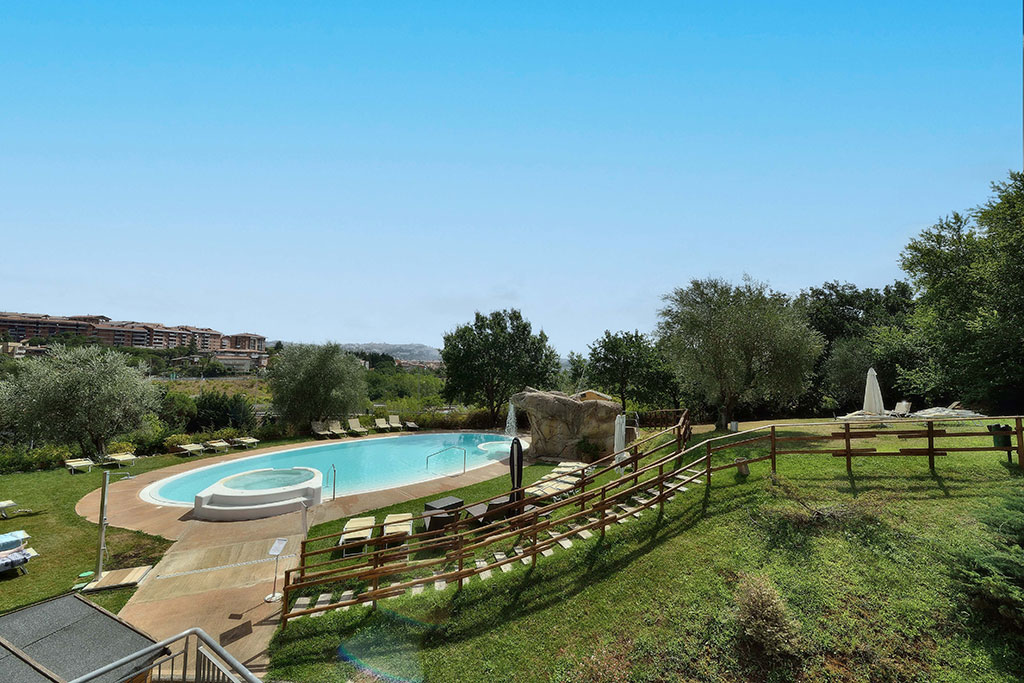 Hotel La Meridiana per famiglie a Perugia, piscina panoramica