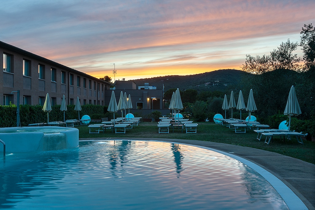Hotel La Meridiana per famiglie a Perugia, piscina esterna