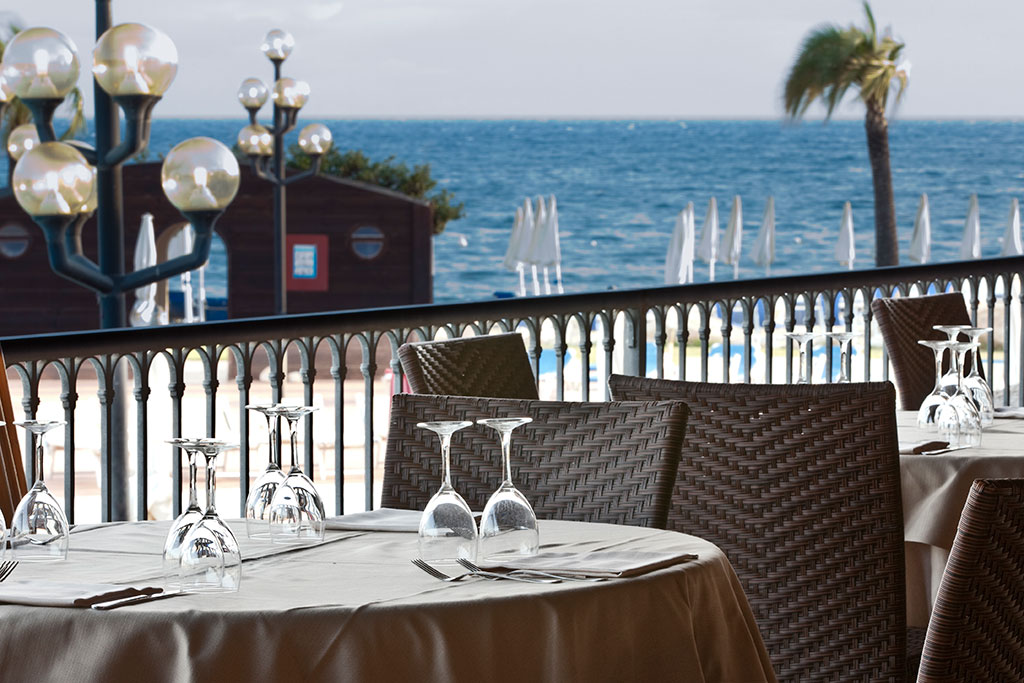 Sighientu Resort Thalasso & Spa per bambini in sud Sardegna, ristorante vista mare