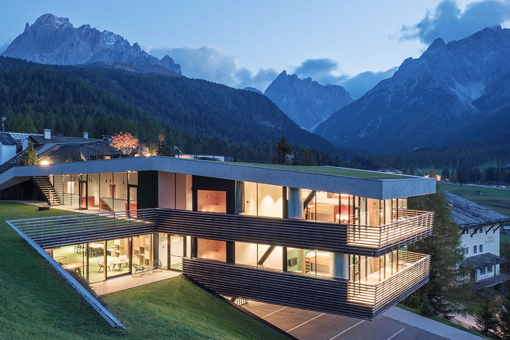 Family Resort Rainer per bambini in Val Pusteria, vista di sera