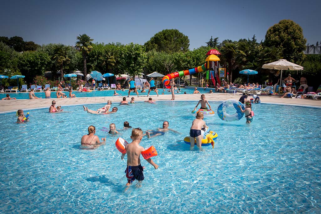 Camping Fossalta per bambini a Lazise sul Lago di Garda, piscina