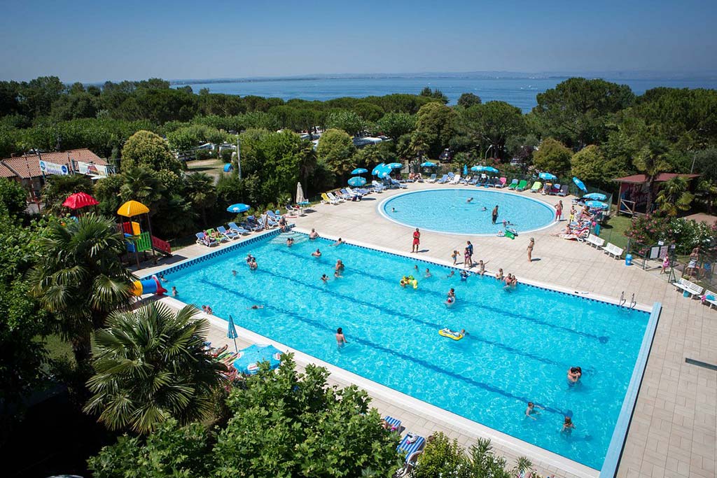 Camping Fossalta per bambini a Lazise sul Lago di Garda, piscine