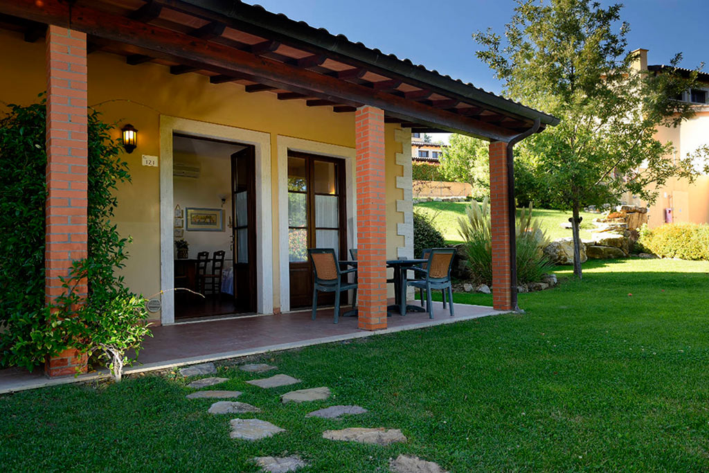 Borgo Magliano Garden Resort per bambini in Maremma Toscana, alloggi family con giardino
