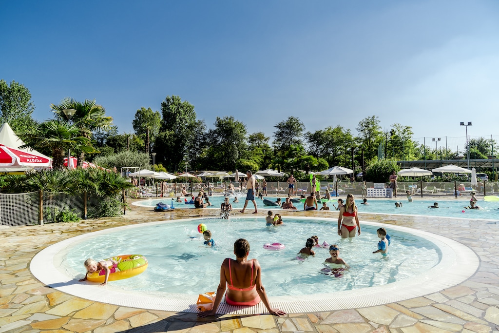 Camping Baia Verde a Manerba sul Lago di Garda - piscina per bambini