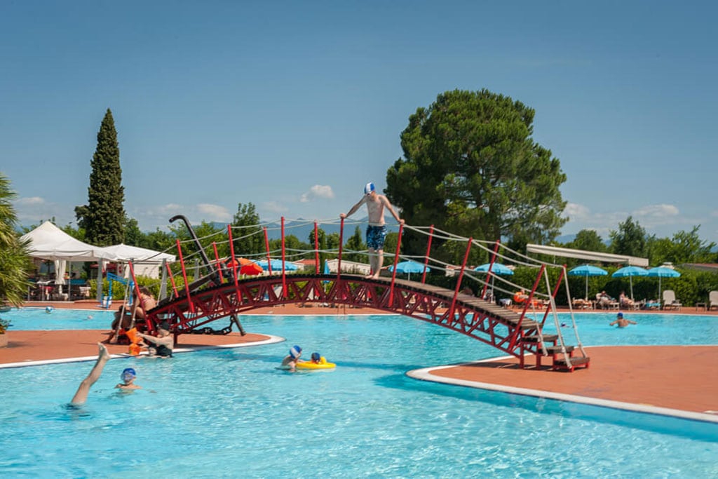 Camping Village San Francesco per bambini a Desenzano del Garda, piscina