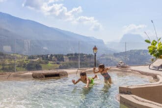 Vacanza all'Hotel Miravalle di San Lorenzo Dorsino, piscina