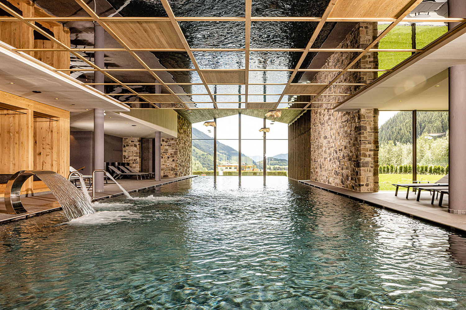 Alto Adige, Schneeberg Family Resort, spa per adulti, piscina con vista