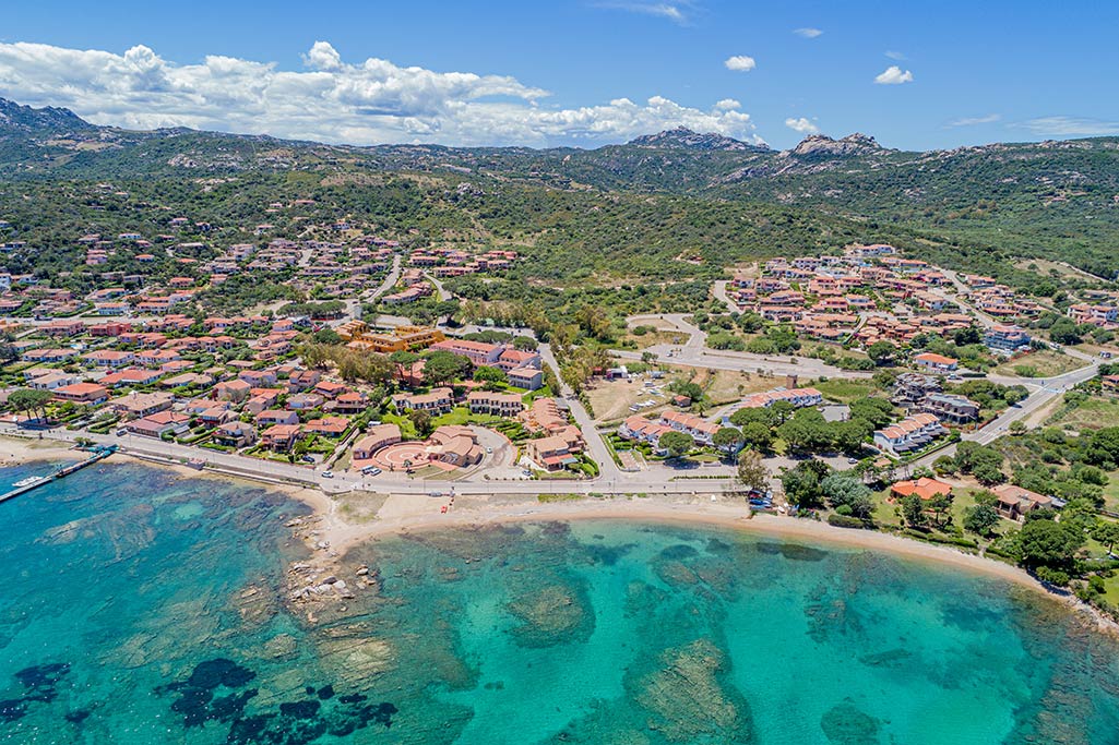 Blu Hotel Laconia Village per bambini in Gallura a Cannigione, veduta aerea